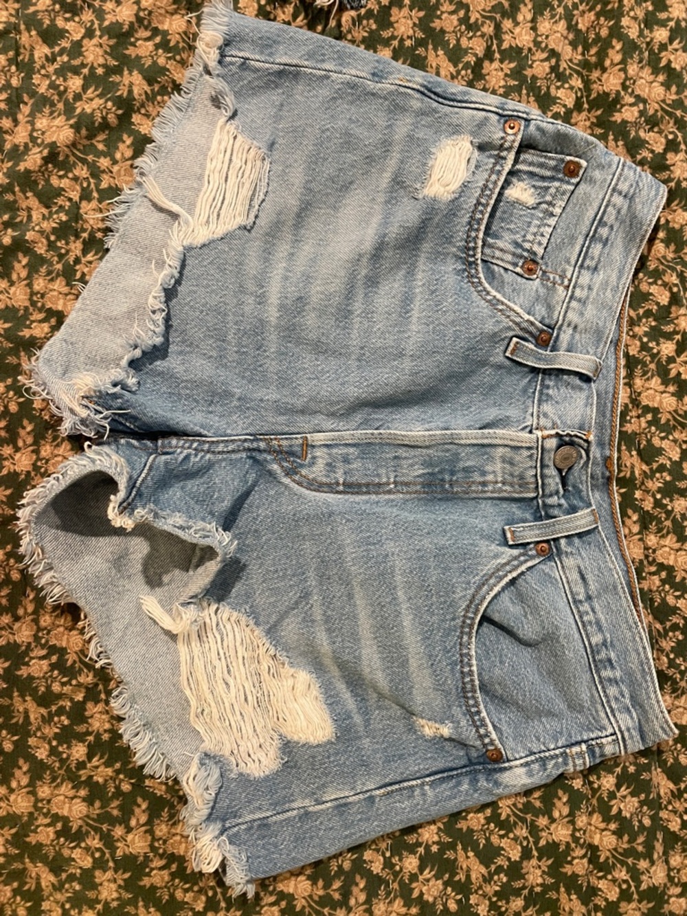 Levis 501 Light Distressed Denim Shorts - Women